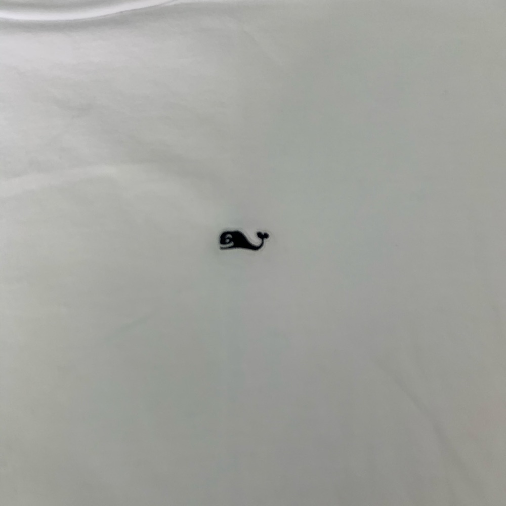Vineyard vines t shirt
